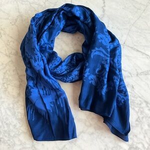 Stella & Dot Blue Print Scarf